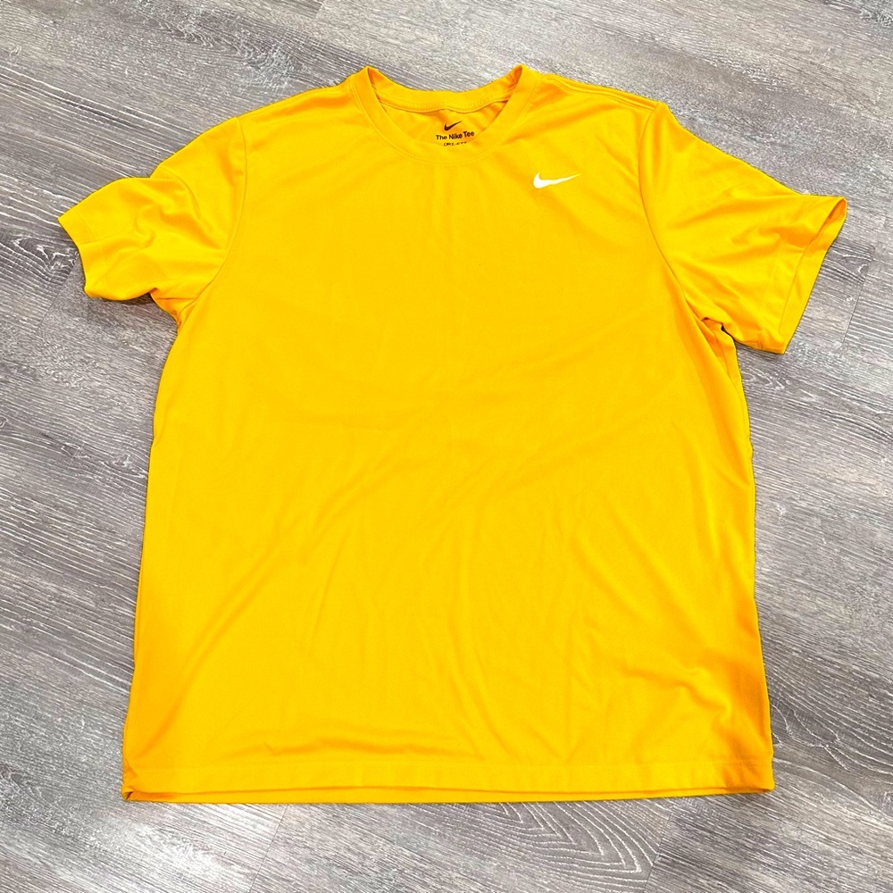 Nike dri fit Tshirt